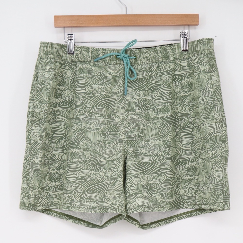 Wellen Swim Trunks Mens L Performance Green Wave Print 5" Inseam Excellent